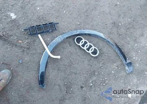 2015 Audi Q3 2.0T Premium Plus z USA, uszkodzony, nr VIN WA1GFCFS2FR008560